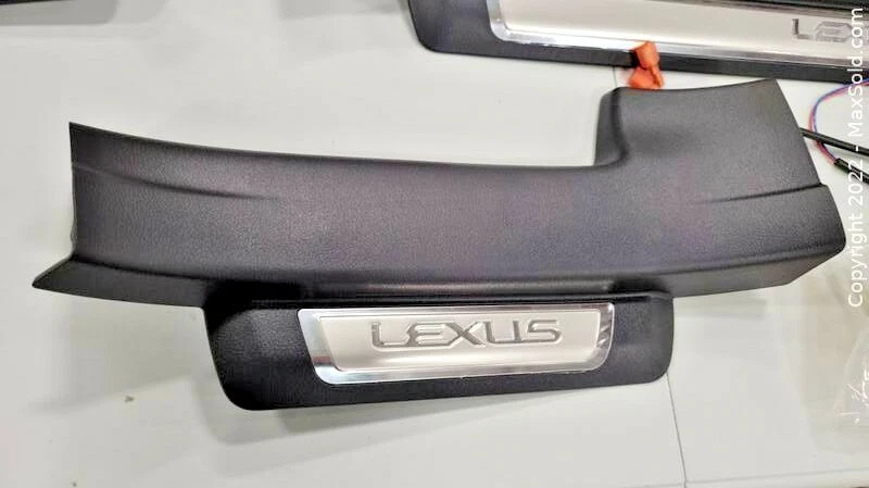 雷克萨斯原始设备制造商工厂照明门板 4 件套 2011 - 2017 CT200H — 第 3/4 张图片