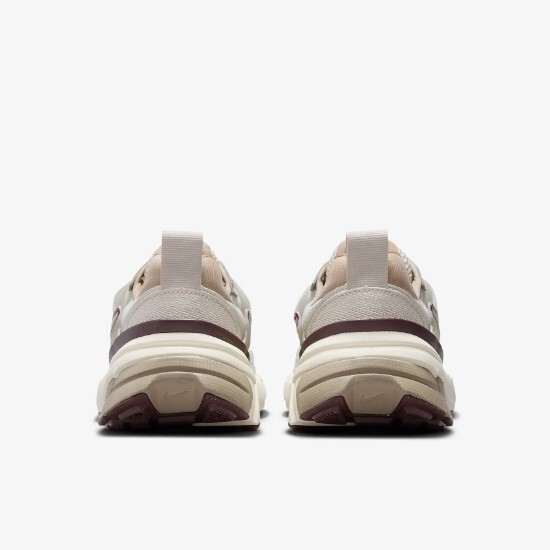 送料・関税込 ★ Nike V2K Run Light Orewood Brown Khaki Nike V2K Run Men/Women Shoes