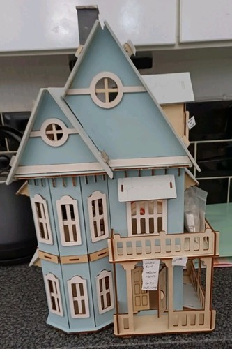 Georgian Home 38494 Wooden Light Up Dolls House