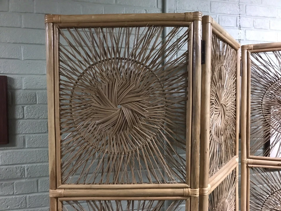 VTG WICKER TATTAN ROOM DIVIDER 3 PANEL SCREEN SUNBURST DESIGN BOHO 70’S - Image 4 of 4