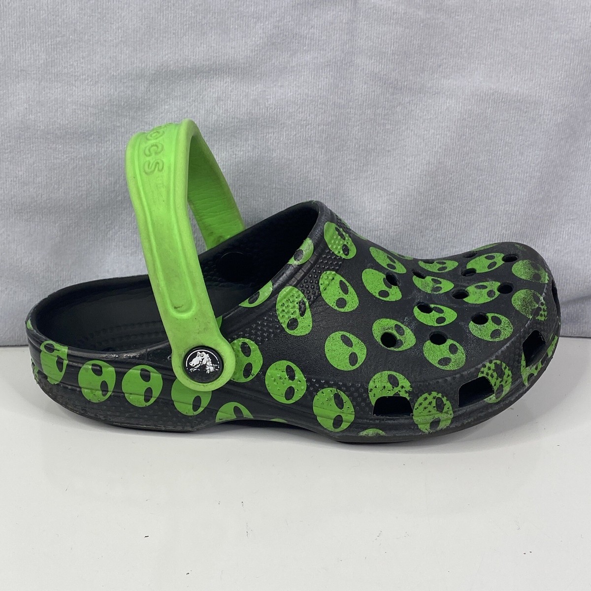 キッズサンダル CROCS SS22 CLASSIC EASY ICON CLOG (CR.207599K_BLK) Crocs Classic Easy Icon Alien Kids Clogs (207599) Black Size