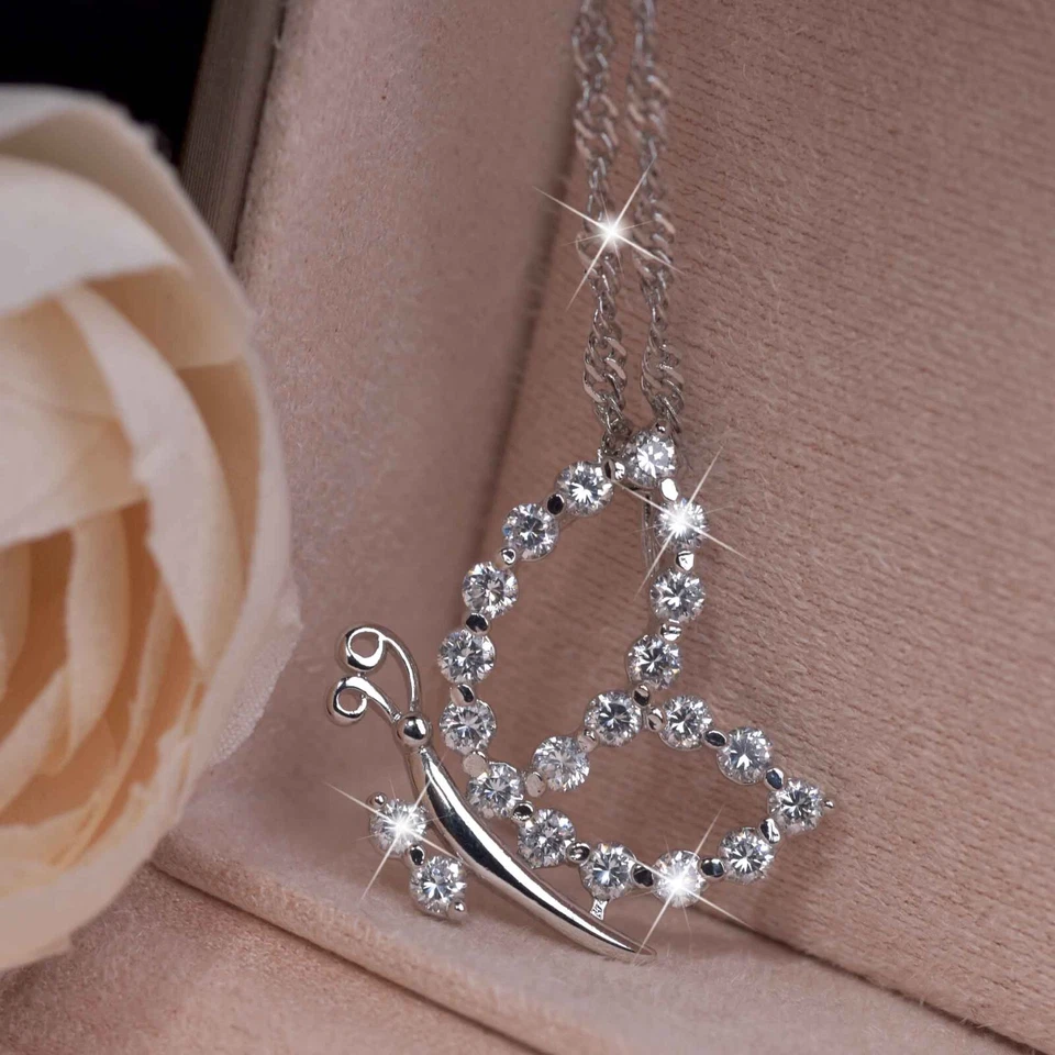 Silver butterfly necklace made with swarovski crystal pendant Singapore 45cm Foto 2 de 4