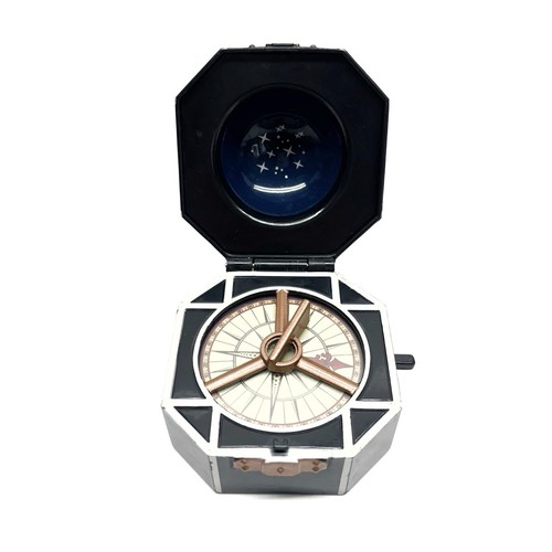 Disney Pirates of the Caribbean Jack Sparrow's Compass 2006 Zizzle Cosplay