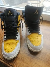 Size 9 - Nike Air Jordan 1 Mid University Gold with Receipt 554724-170