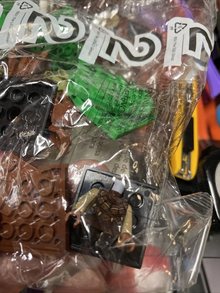 Lego 79002 Hobbit Attack Of The Wargs Manual Parts 2 Mini Figures  Thorin & Orc - Image 2 of 4