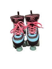 Roller Derby Roller Star 750 Women  s Size 8-Including Knee Pads