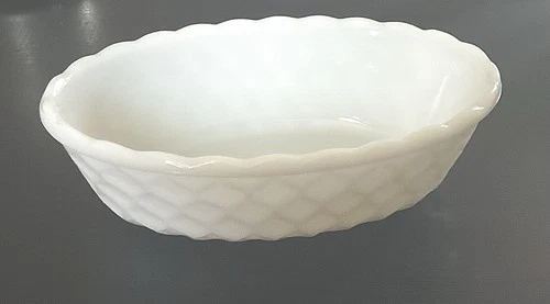 Vintage Milk Glass E.O. Brody Co. "Quilted Diamond" Design Dish MJ-50 Casserole.