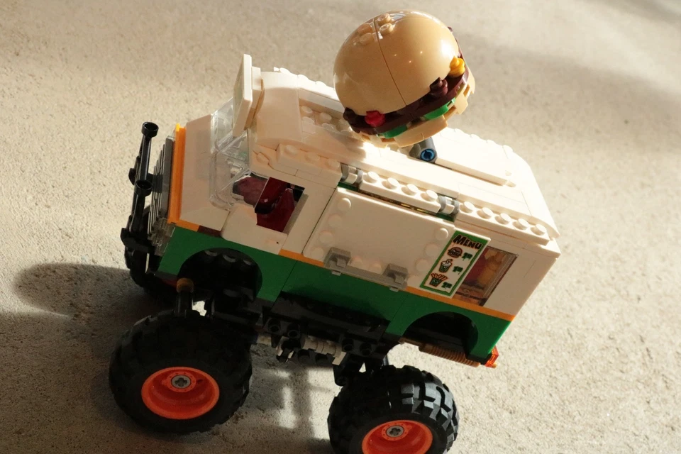 LEGO Monster Burger Truck / Burger Foodtruck – Offroad – mit Figur – gebaut, Foto 3 von 5