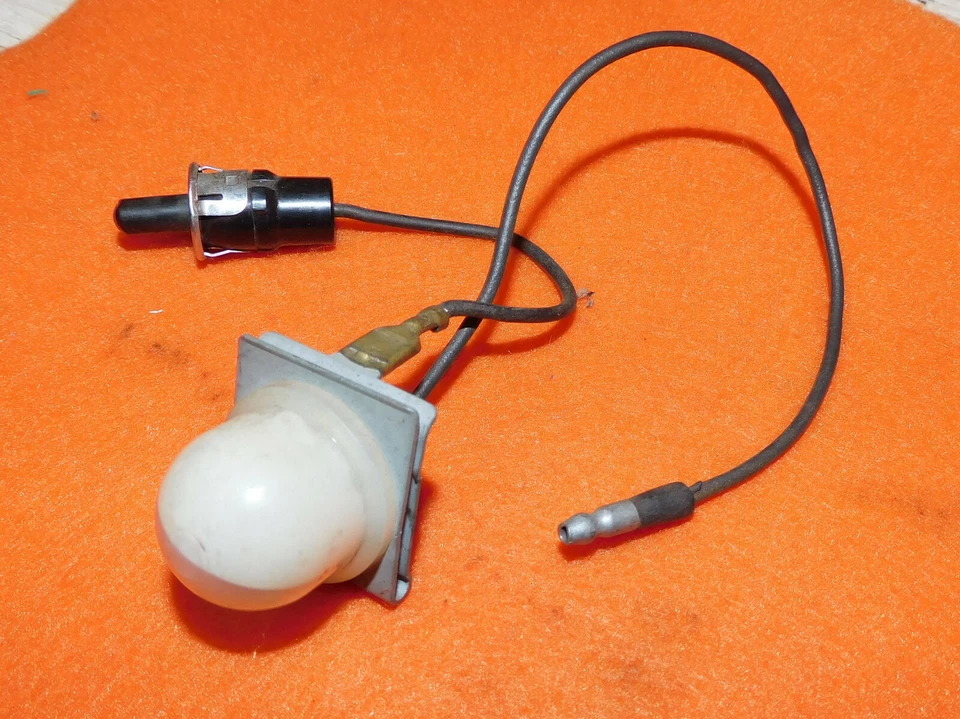 Ford Custom Fairlane 1958 Mercury Monterey Montclair Nuevo de Lote Antiguo Guantera Lámpara e Interruptor Foto 2 de 4