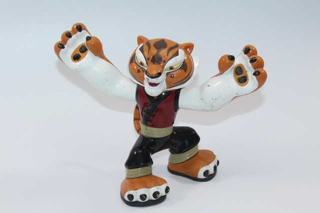 Fisher Price V9730 Kung Fu Panda Tigre Ripete Frasi Tipiche Del Film Anction Ebay