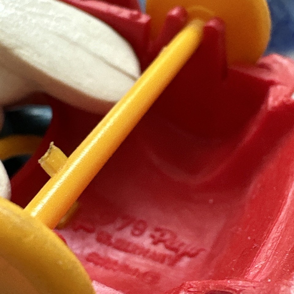 Vintage SUPER SMURF 40210 RED CAR / THIN WHEELS Petrol Pump And Smurf