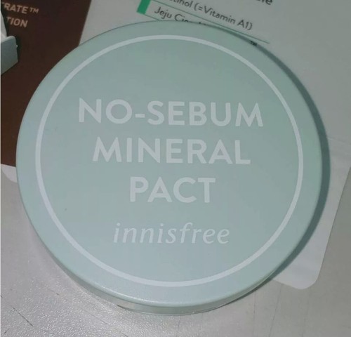 Innisfree No-Sebum Mineral Pact Natural ingredients from Jeju and mint 8.5 g. - Picture 5 of 9