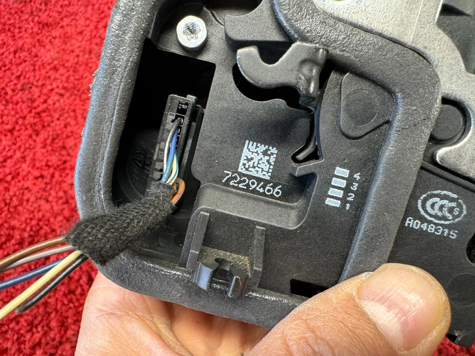 BMW E90 E70 E60 E84 ACTUADOR DE CIERRE DE PUERTA LADO PASAJERO DELANTERO DERECHO OEM 89k Foto 3 de 4