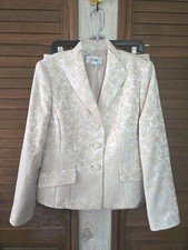 Le Suit Womens 2PC Skirt Suit Sz 10 Cream Blazer 3 Buttons Long Slv Lined NWOT