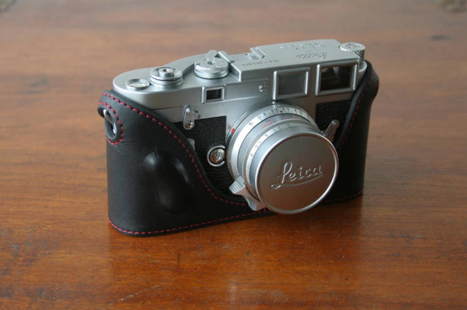 Zhou Black Half Case Red Stitch 4 Leica M3 w Buddha Lug - Image 2 of 4