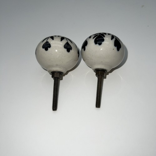 Lot of 2 Vintage Floral Ceramic Cabinet Drawer Knobs Pulls Blue and Off White - Picture 3 of 4