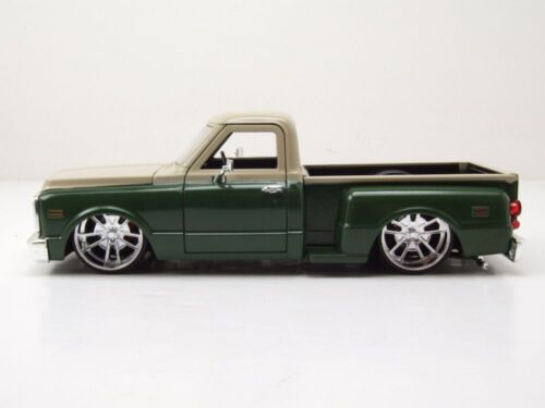 Chevrolet C-10 Stepside Pick-Up 1969 Verde Crema Coche a Escala 1:24 Jada Toys - Imagen 3 de 9