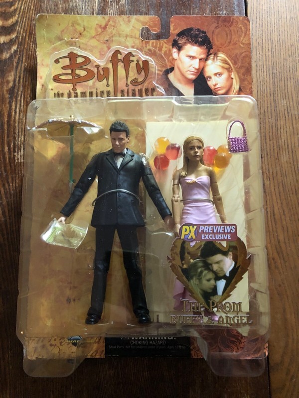 Buffy the Vampire Slayer - Buffy and Angel "The Prom" - Action Figures