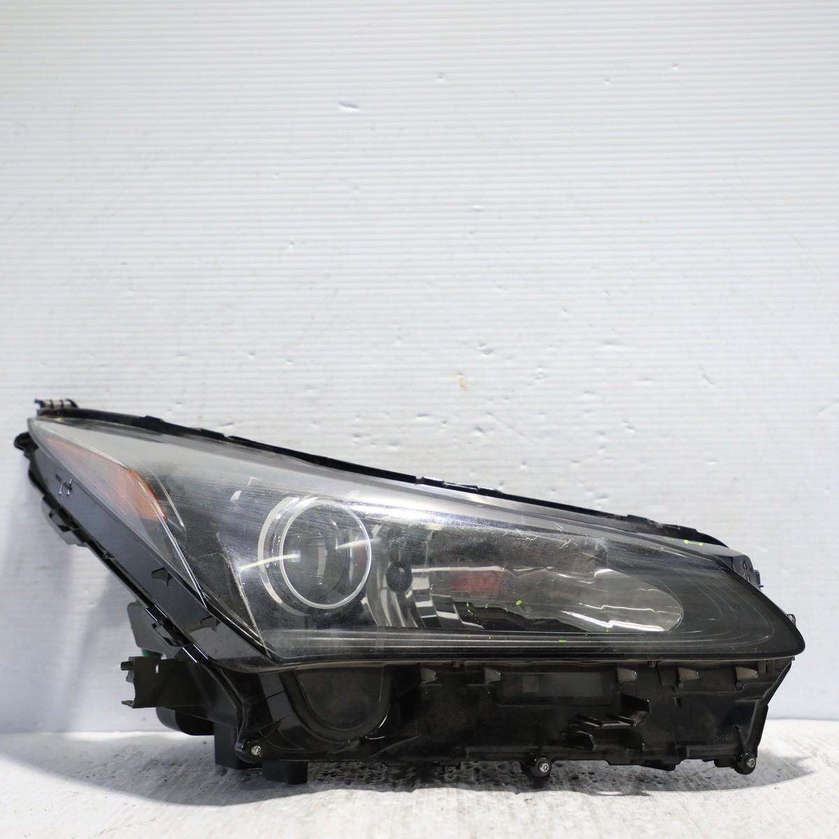2015-2017 Lexus NX 300 Right Passenger Side Headlight