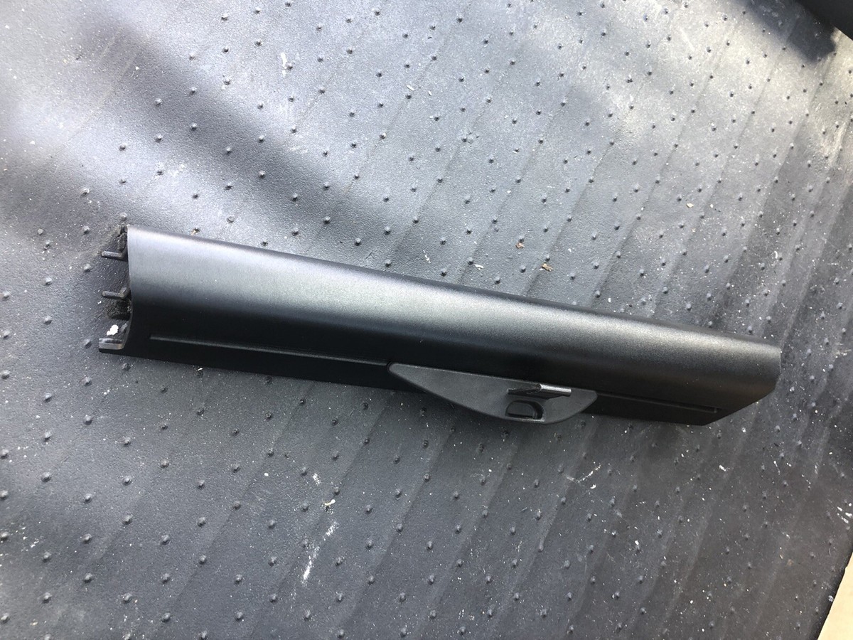 純正 リアドア サンシェード(325i E90) 2006-2011 BMW E90 325i 328i 330i 335i 335d 328 M3 LH Side Window