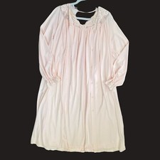 size M pink Shadowline nylon vintage gown/robe set lace trim button front