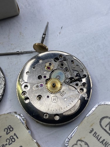 Vintage Welsbro Incabloc Men Watch 17 Jewels w' Parts AS IS For Parts or repair - Picture 10 of 12