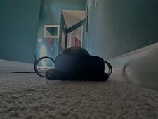 Oculus Rift S PC-Powered VR Gaming Headset - Black one controller broken