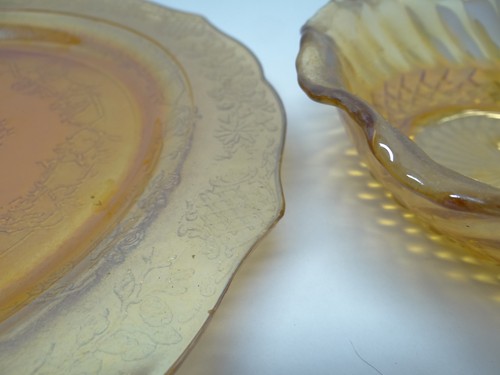 Two Vintage Used Pink Carnival Glass Ruffled Serving Plate Snack Bowl Decorative - Picture 7 of 12