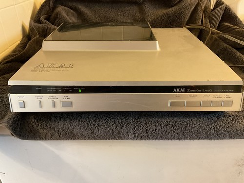 VINTAGE AKAI AP-L45 Linear DRIVE GIRADISCHI COMPLETAMENTE AUTOMATICO Riparazione Parti così com'è - Foto 1 di 14