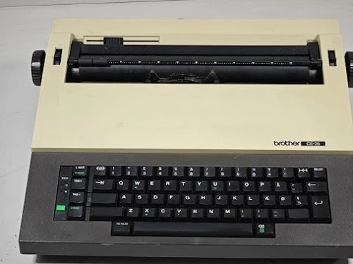 Brother CE-25 Électronique Écrire - non Testé ,220-250V,Enseignes D'Utilisation