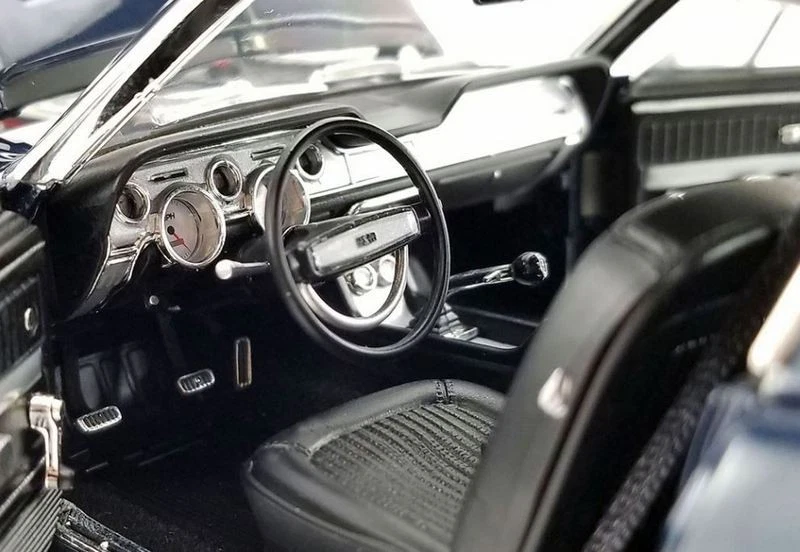 ACME 1/18 Scale Diecast A1801843 - 1968 Shelby GT500KR King Cobra - Image 3 of 4