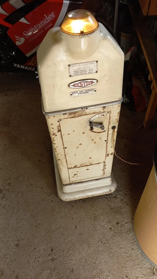 Ancienne balance de pharmacie / médecin pèse personne TESTUT fonte alu 1950 - Photo 2/4