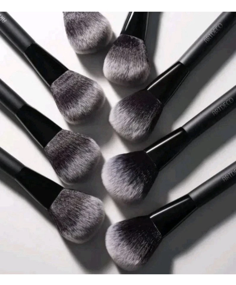 ARTDECO Powder Make Up Brush. Premium Quality Brush. - Image 2 of 4