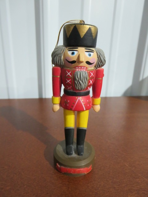 1984 Resin Nutcracker Ornament Figure Round Base 4 1/2