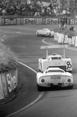 Bruce Jennings & Bob Johnson Chaparral 2F Chevrolet Le Mans 1967 Old Photo 7