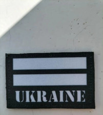 Flagge der Ukraine Chevron schwarzer Hintergrund, wei&szlig;e Buchstaben. Chevron...