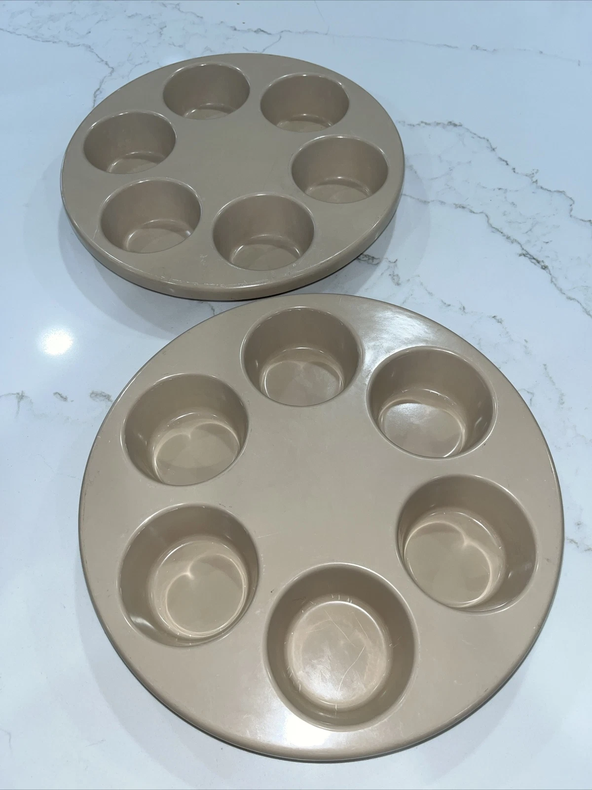 Lot Of (2)Anchor Hocking MicroWare Muffin Pan Eggs CupCakes PM447-TI 486 USA