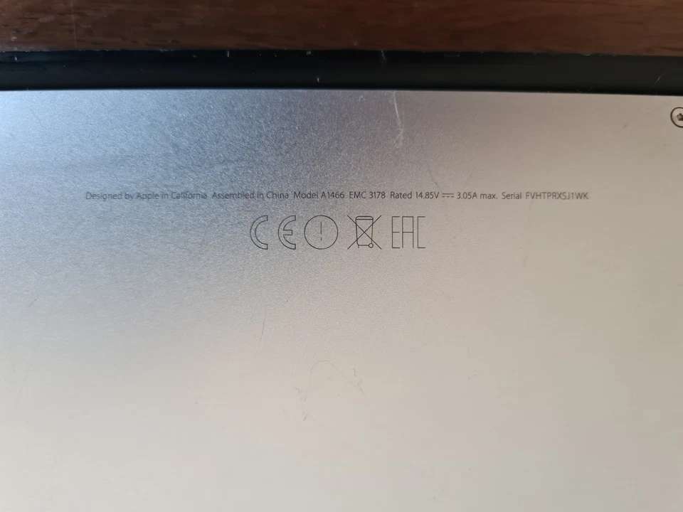 Apple MacBook Air A1466 13-inch Laptop 2017 - Image 4 of 4