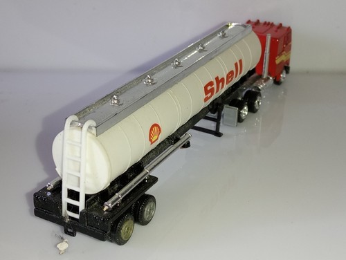 Playart Hong Kong 1:87 Scale? / Mack Cruiseliner Truck & Tanker Trailer - Shell - Picture 7 of 10