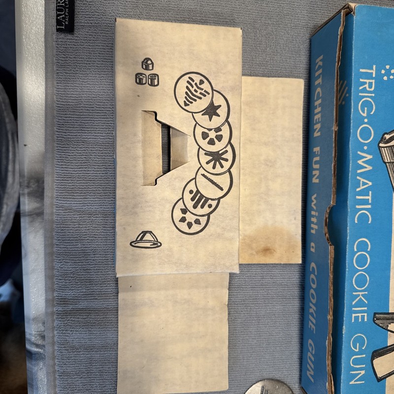 Vintage Cookie Chef Trig-O-Matic Cookie Gun Press w/Original Box, Made In USA