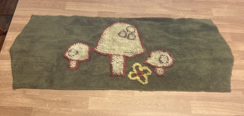 Groovy Latch Hook 70s Mushroom Rug Retro Green
