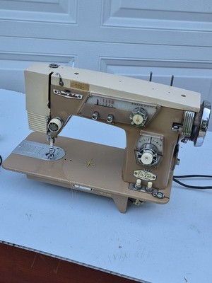 VTG Dress Maker 139 J-A/3 Sewing Machine Japan De Luxe Zig Zag Pedal/power Works