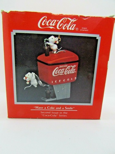 Adorno de fuente de soda para ratones Enesco Coca-Cola ""Have a Coke and a Smile - Imagen 2 de 8