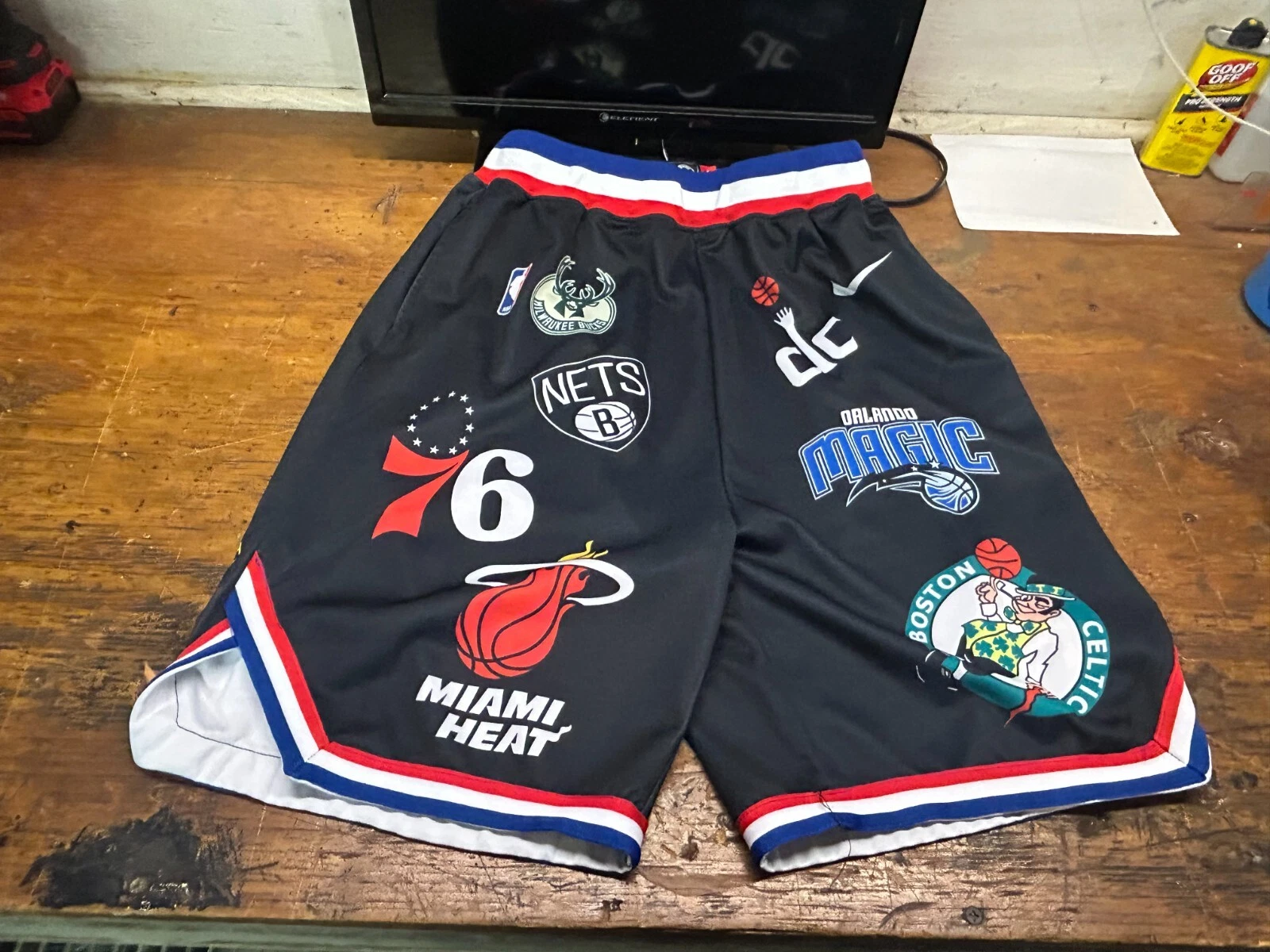 Short Supreme x Nike NBA Teams authentique noir taille jeune XL
