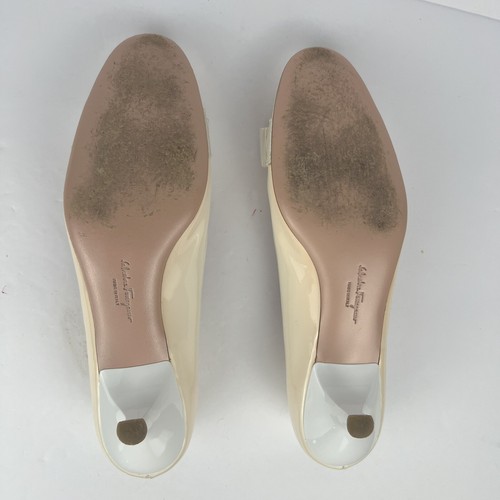 Zapatos para mujer Salvatore Ferragamo vintage - Teatro beige pantorrilla 7,5 tacón bloque - Imagen 17 de 19