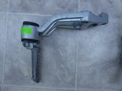 1990 Kawasaki ZX1000B Ninja K719-1) left and right rear foot peg