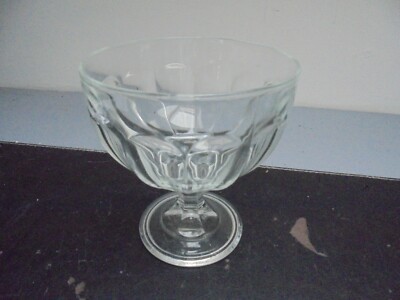 Coupe à glace en verre - Auberge de la caverne sculptée