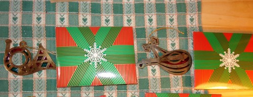 3 DE COLECCIÓN 1984 AVON Navidad NIEVE FANTASÍA JOYA TONO MÚSICA ADORNOS Y BELÉN - Imagen 6 de 7