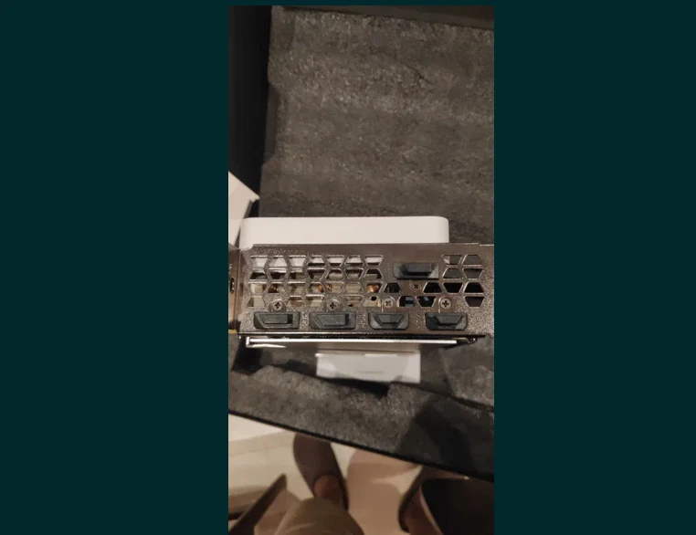 GIGABYTE VISION GeForce RTX 3080 10Go GDDR6X Carte Graphique LOW TEMPERATURE - Photo 4/4