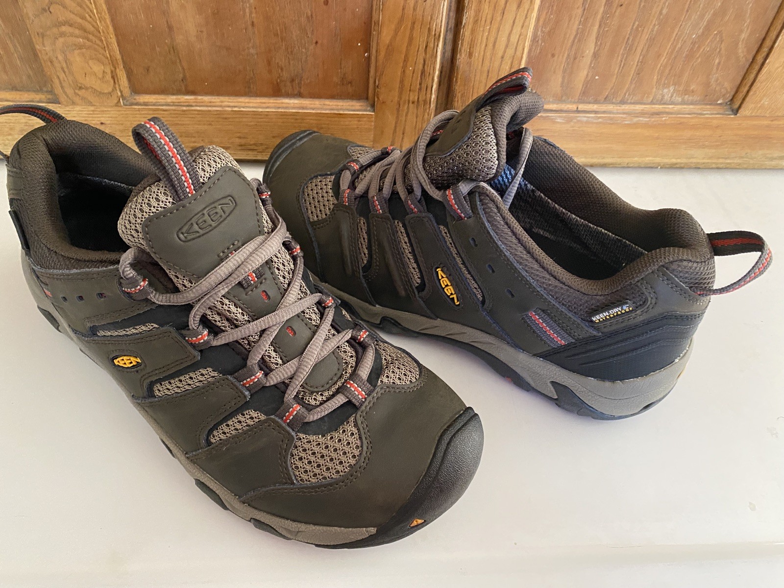 Scarpe da trekking Keen Koven impermeabili stivali da uomo taglia UK 8 marroni indossate una volta